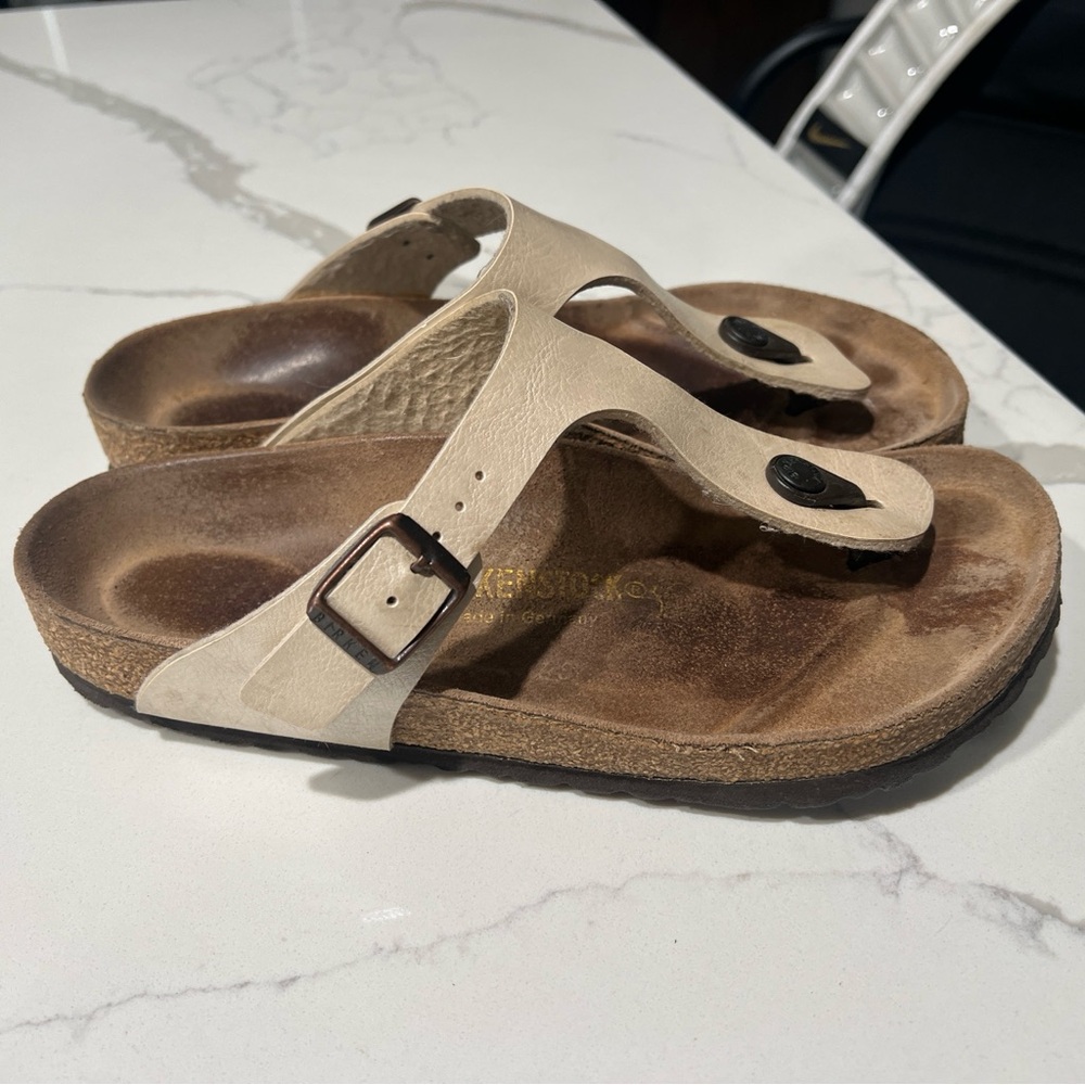Birkenstock Gizeh women’s 38 gently used